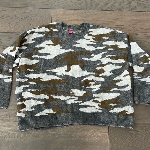 Vince Camuto Camo Sweater in Gray/Green size large - Picture 2 of 7